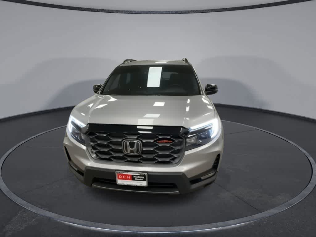 Used 2023 Honda Passport TrailSport image 3