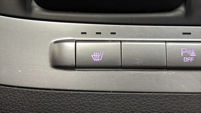 Used 2024 Kia Carnival LX FWD image 29