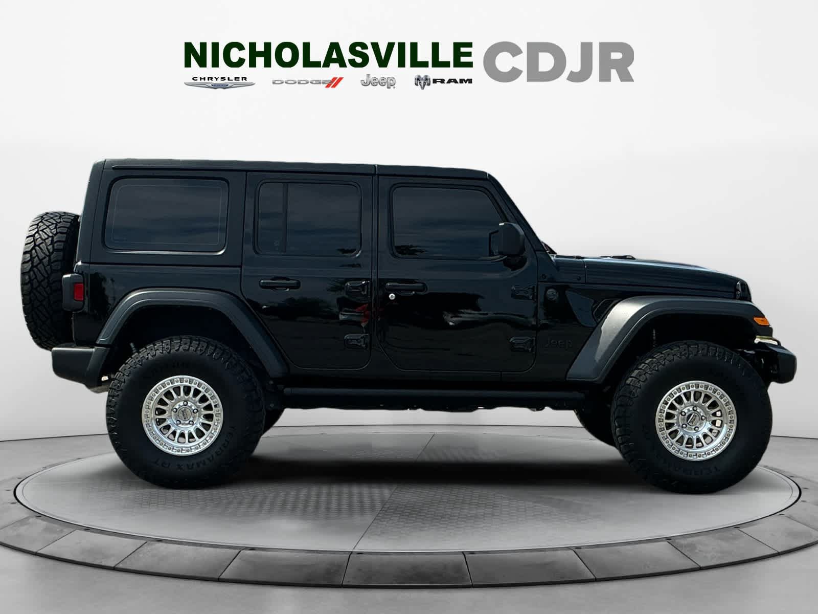 Used 2025 Jeep Wrangler Unlimited Sport AWD/4WD image 6