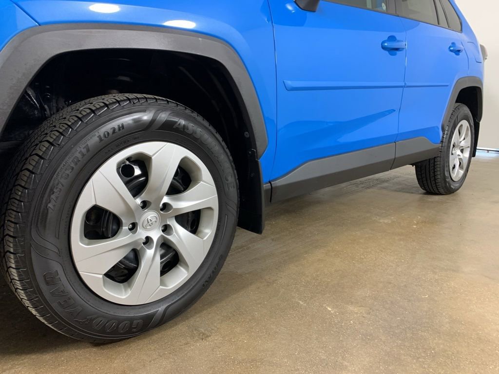 Used 2019 Toyota RAV4 LE w/ Carpet Mat Package AWD/4WD image 2