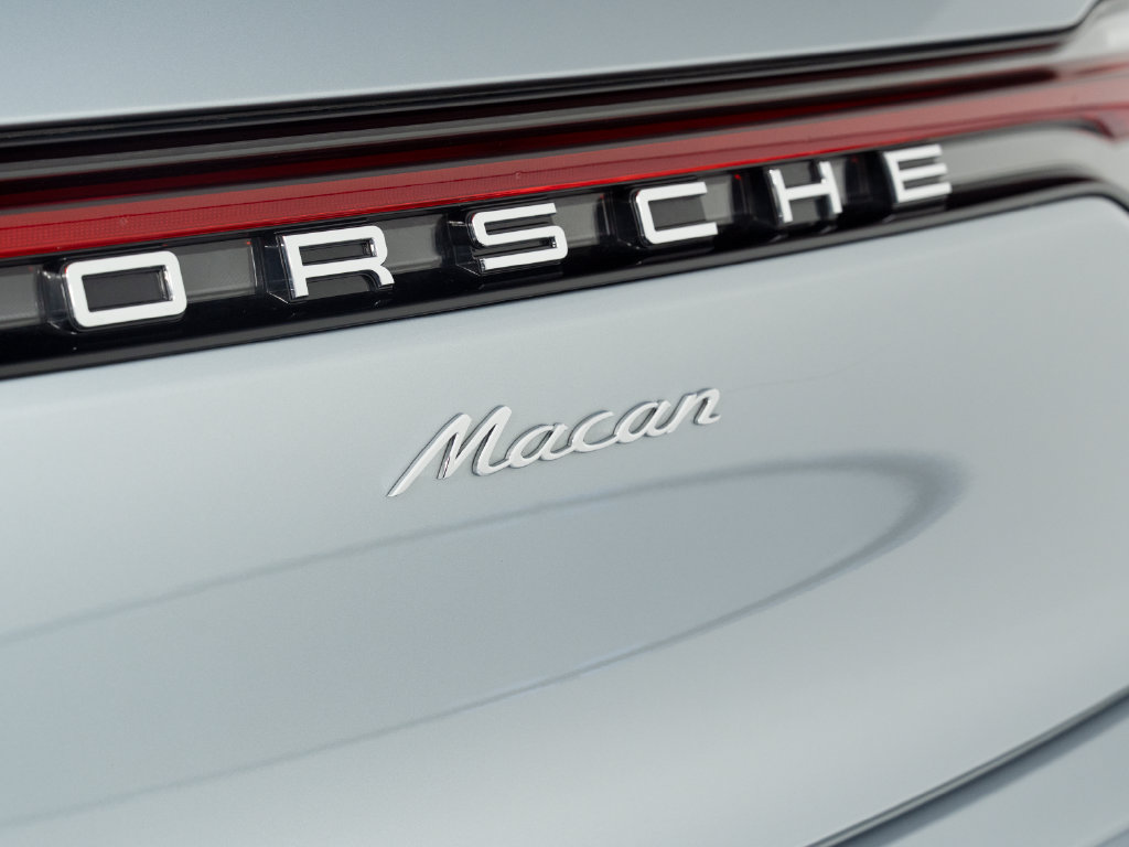 Certified 2026 Porsche Macan AWD/4WD image 46