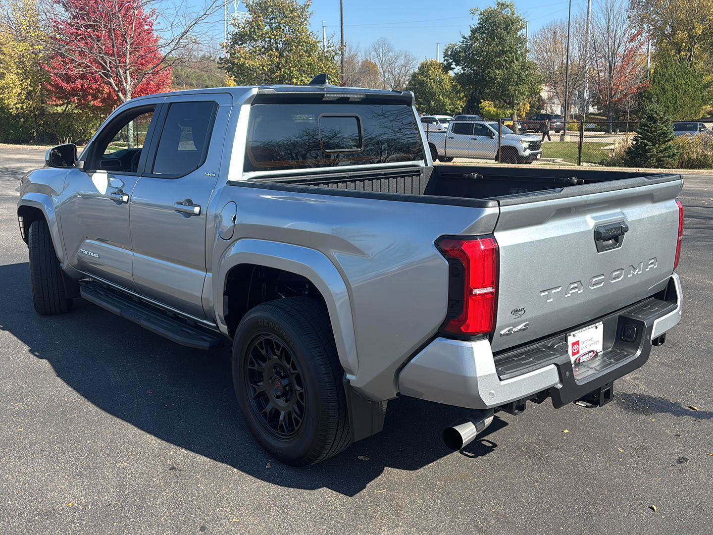 Used 2024 Toyota Tacoma SR5 AWD/4WD image 20