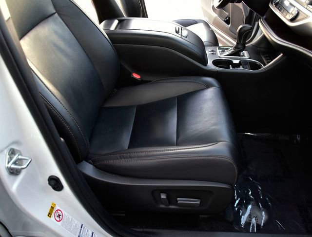 Used 2019 Toyota Highlander XLE image 13