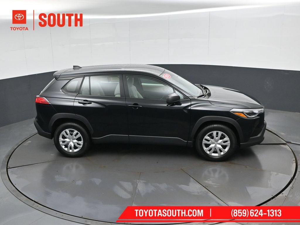 Used 2024 Toyota Corolla Cross L AWD/4WD image 44