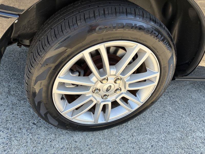 Used 2010 Land Rover Range Rover HSE AWD/4WD image 56