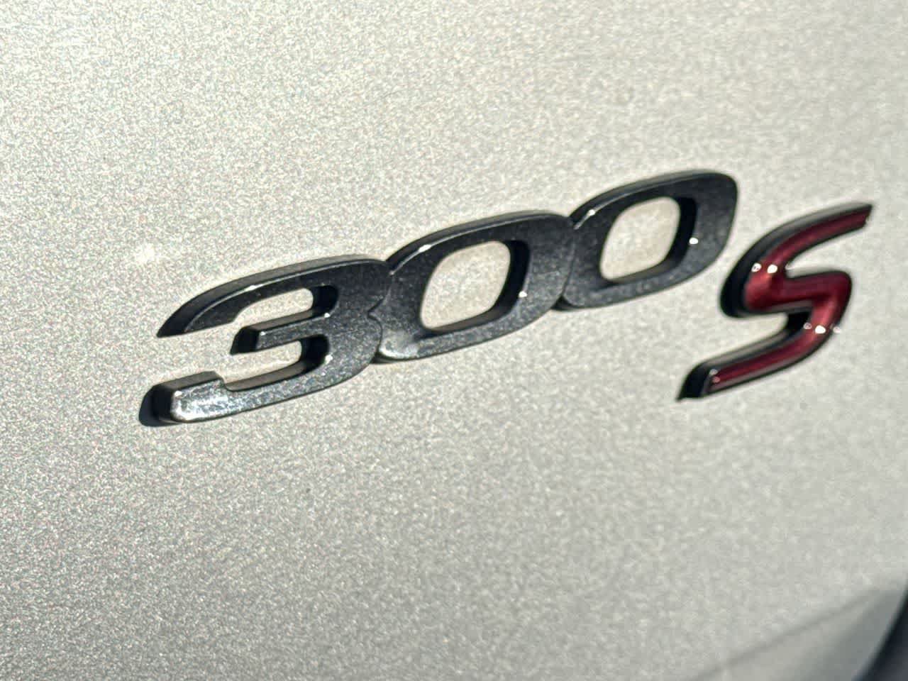 Used 2023 Chrysler 300 S RWD image 8