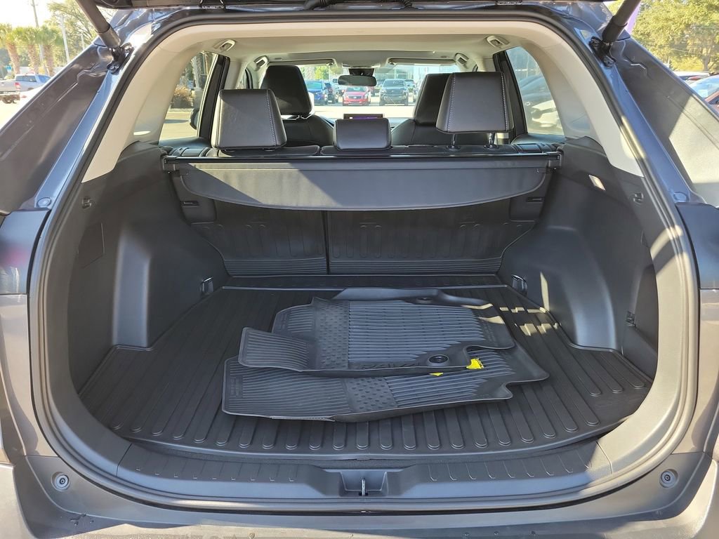 Used 2024 Toyota RAV4 XLE Premium image 9