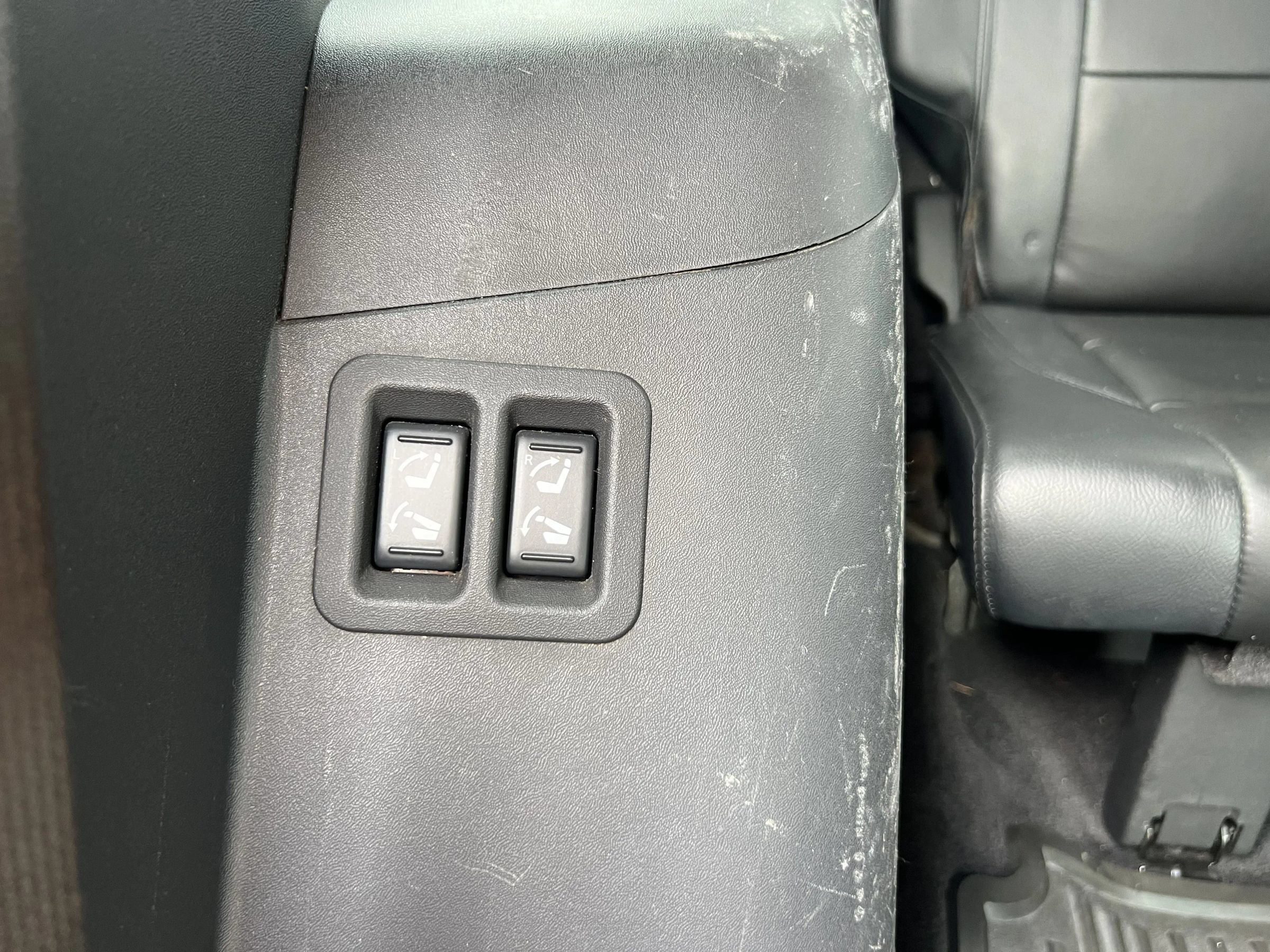 Used 2010 INFINITI QX56 4WD w/ Technology Pkg image 38