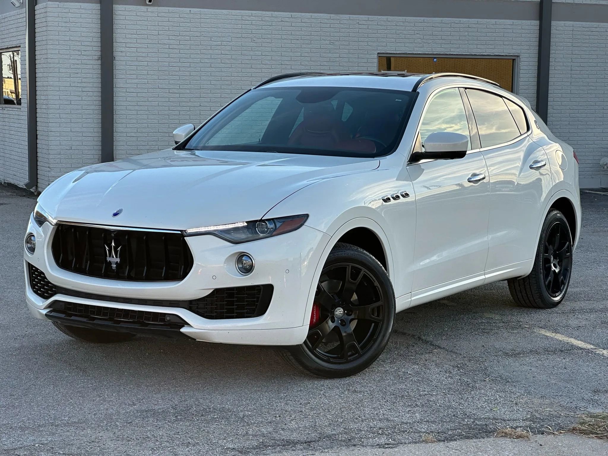 Used 2017 Maserati Levante w/ Sport Package image 2