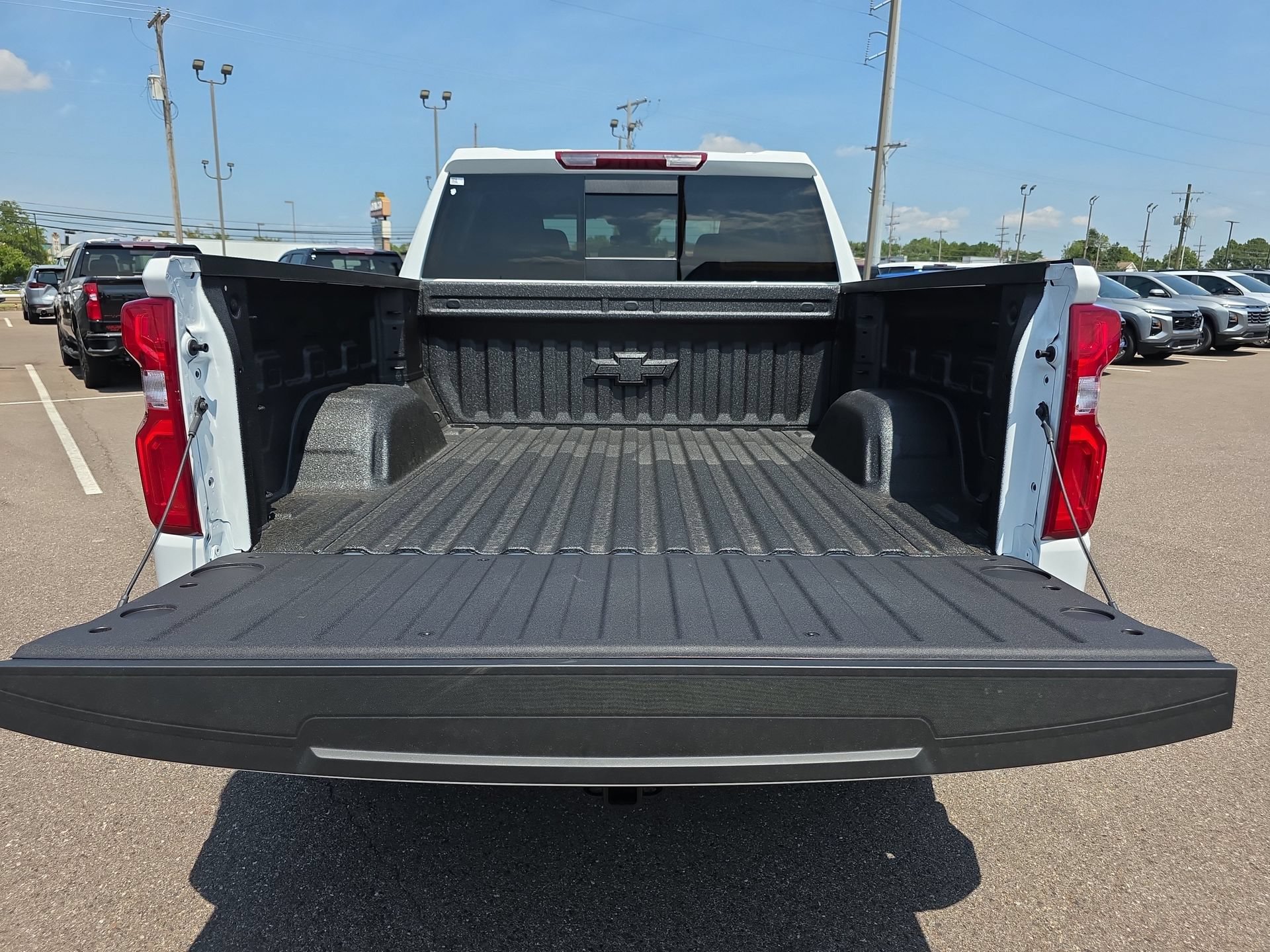 New 2026 Chevrolet Silverado 1500 RST w/ RST All Star Premium Package AWD/4WD image 13