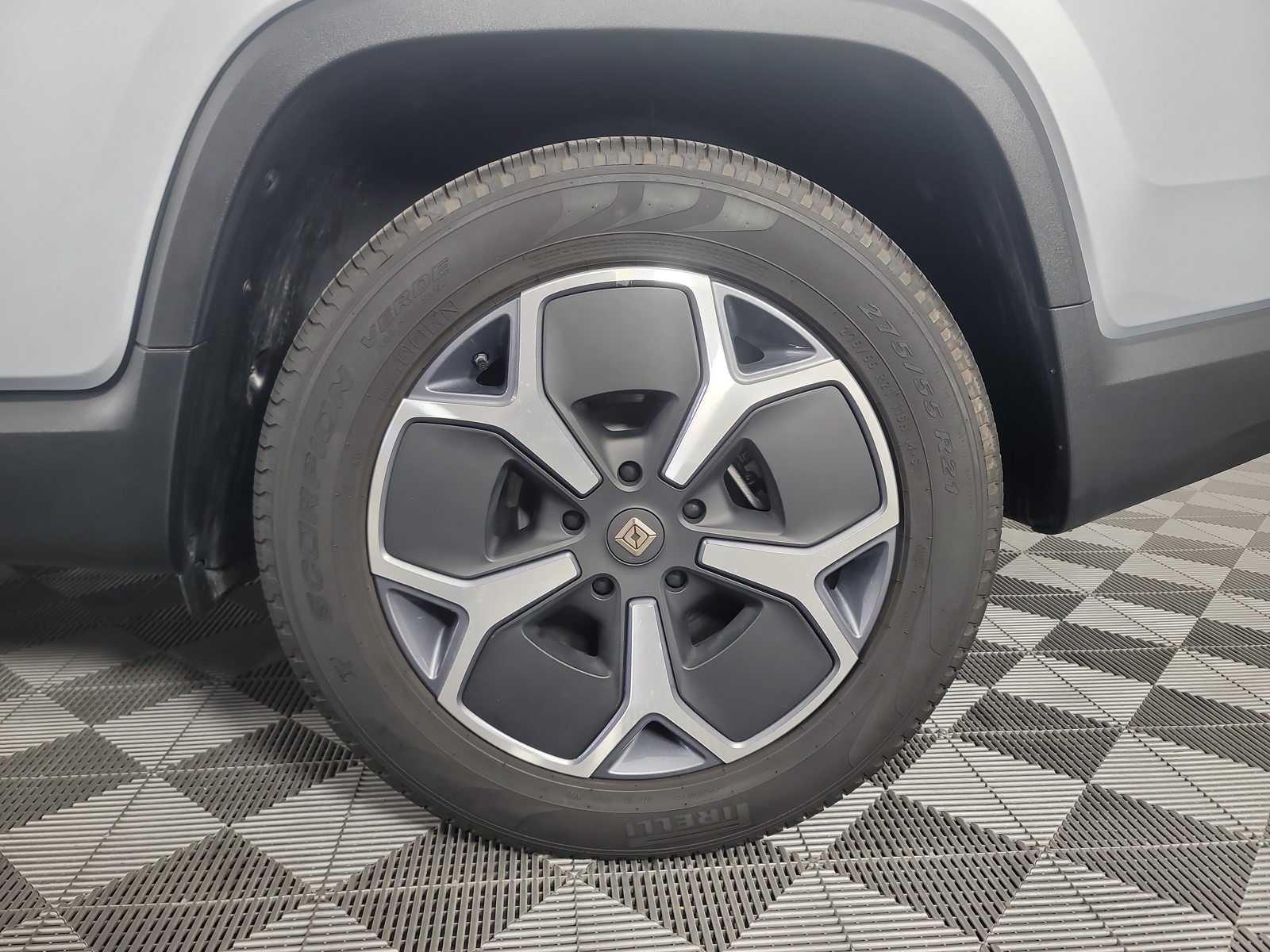 Used 2024 Rivian R1T Adventure Dual AWD/4WD image 10