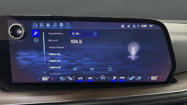 Used 2026 Chevrolet Suburban High Country AWD/4WD image 31