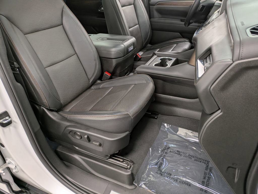 Used 2024 Chevrolet Tahoe High Country w/ Premium Package AWD/4WD image 29