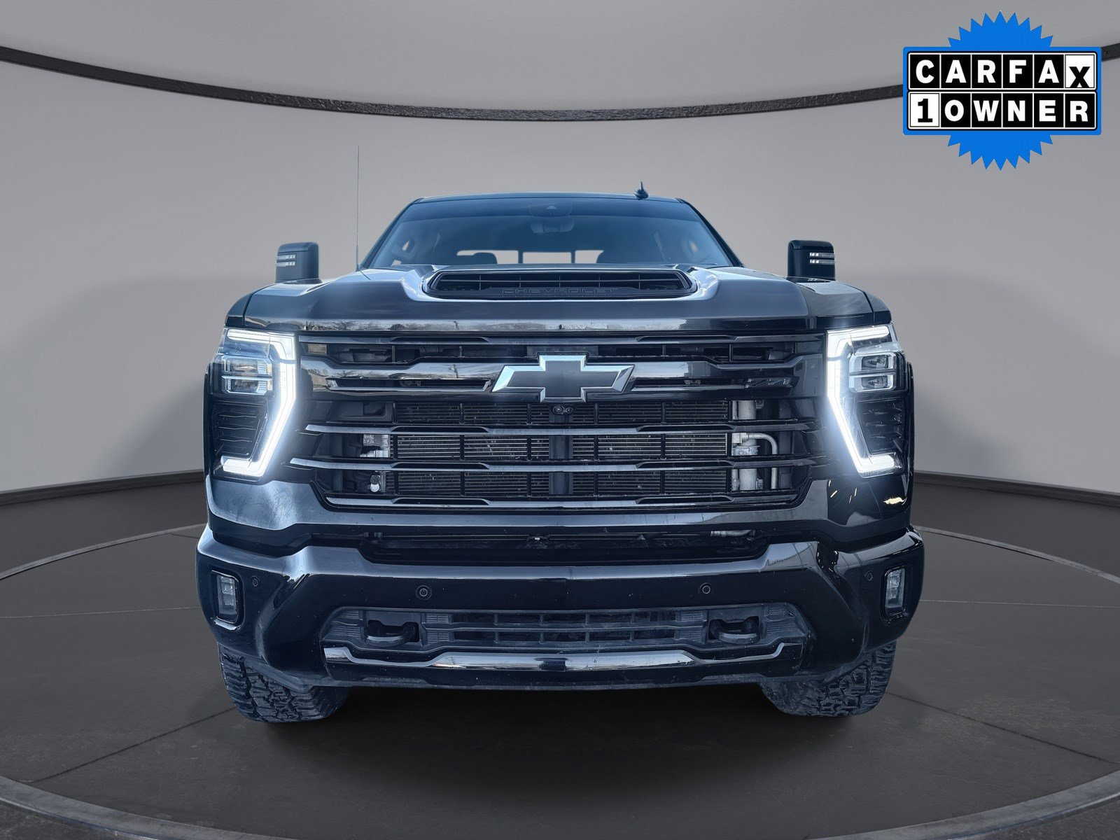 Used 2024 Chevrolet Silverado 3500 LTZ w/ LTZ Plus Package image 2