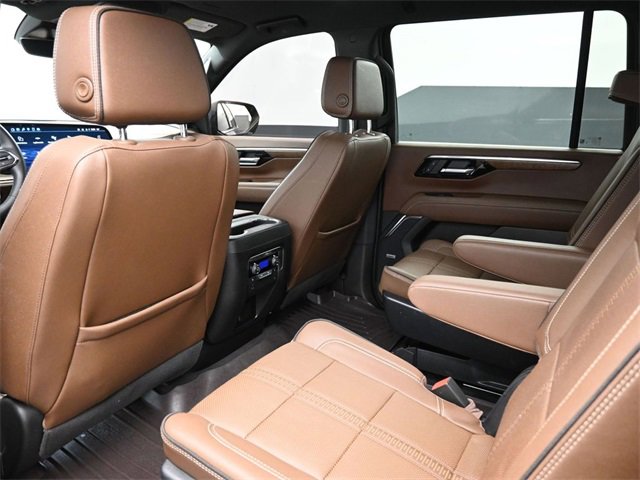 Used 2025 Chevrolet Suburban High Country w/ LPO, Illumination Package image 18