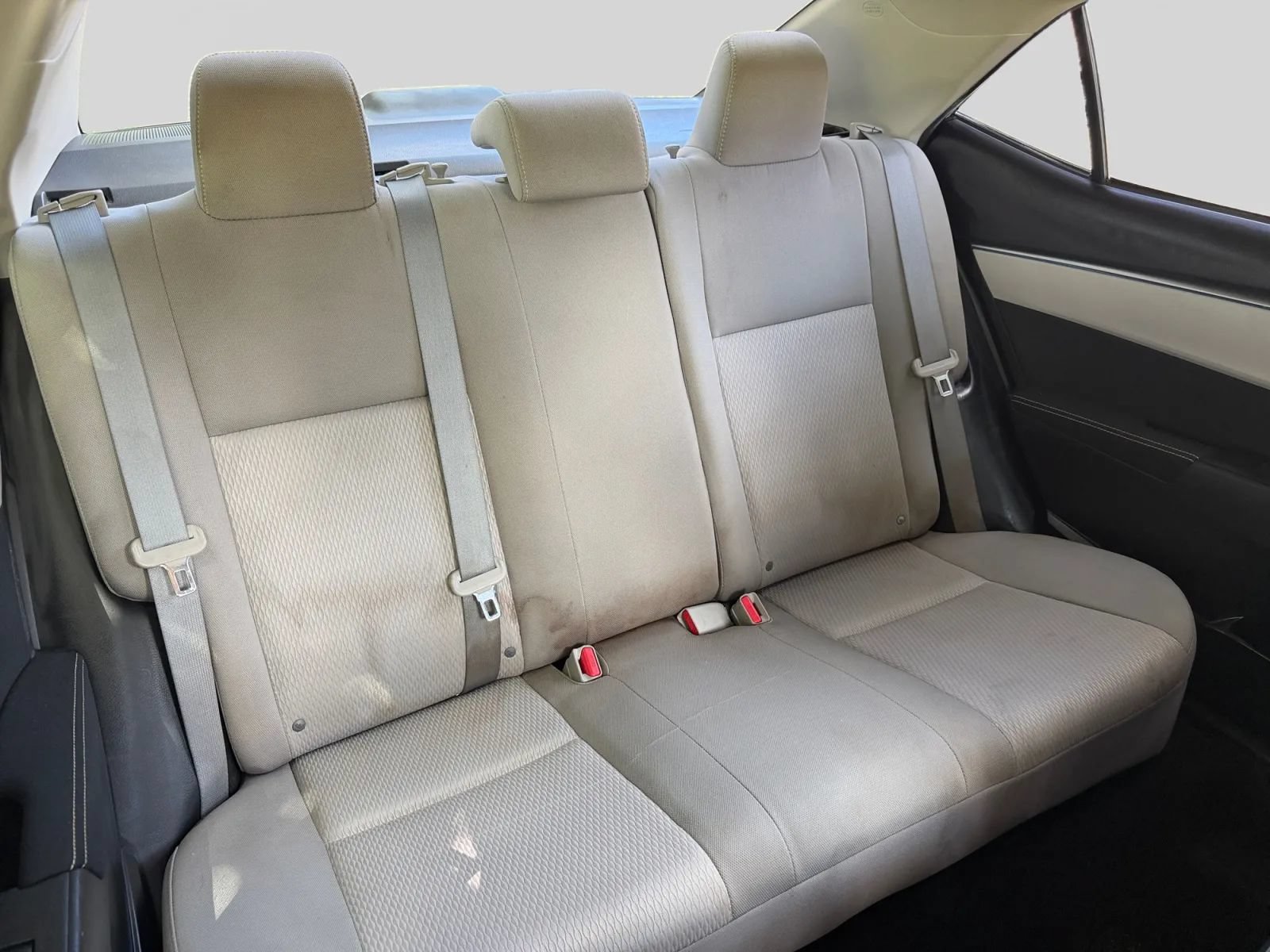 Used 2014 Toyota Corolla LE FWD image 18