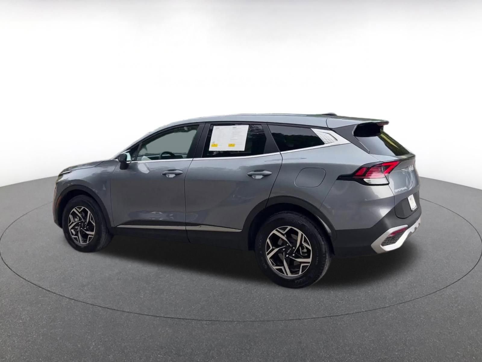 Used 2025 Kia Sportage LX AWD/4WD image 10