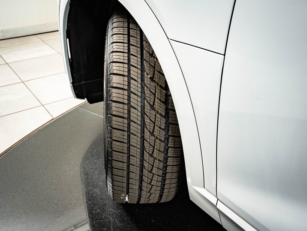Used 2022 Audi e-tron Premium Plus w/ Premium Plus Package image 52