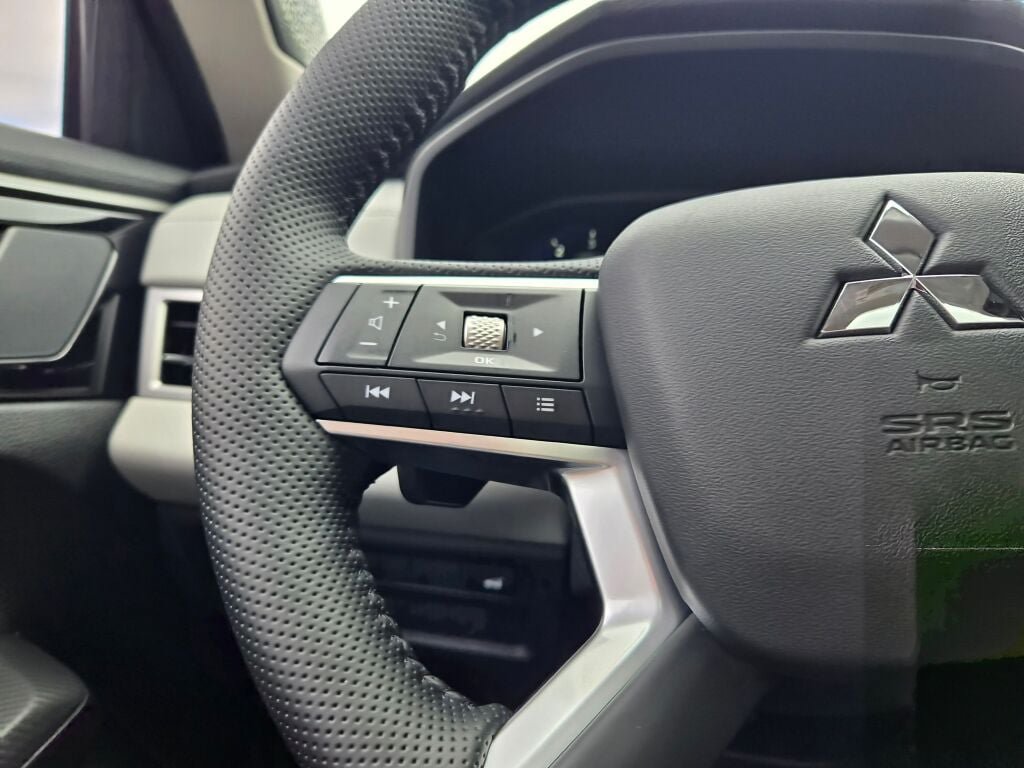 New 2026 Mitsubishi Outlander SE AWD/4WD image 27