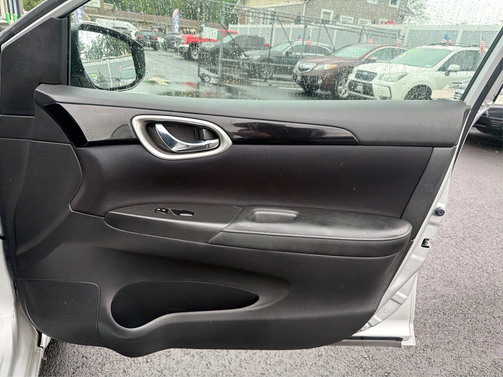 Used 2017 Nissan Sentra SV FWD image 19