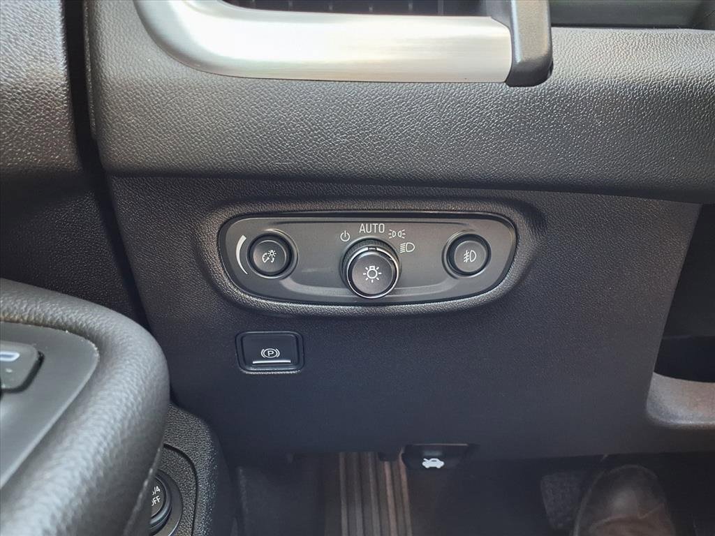 Used 2024 GMC Terrain SLT image 15