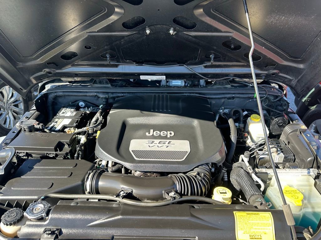 Used 2013 Jeep Wrangler Unlimited Sport AWD/4WD image 32