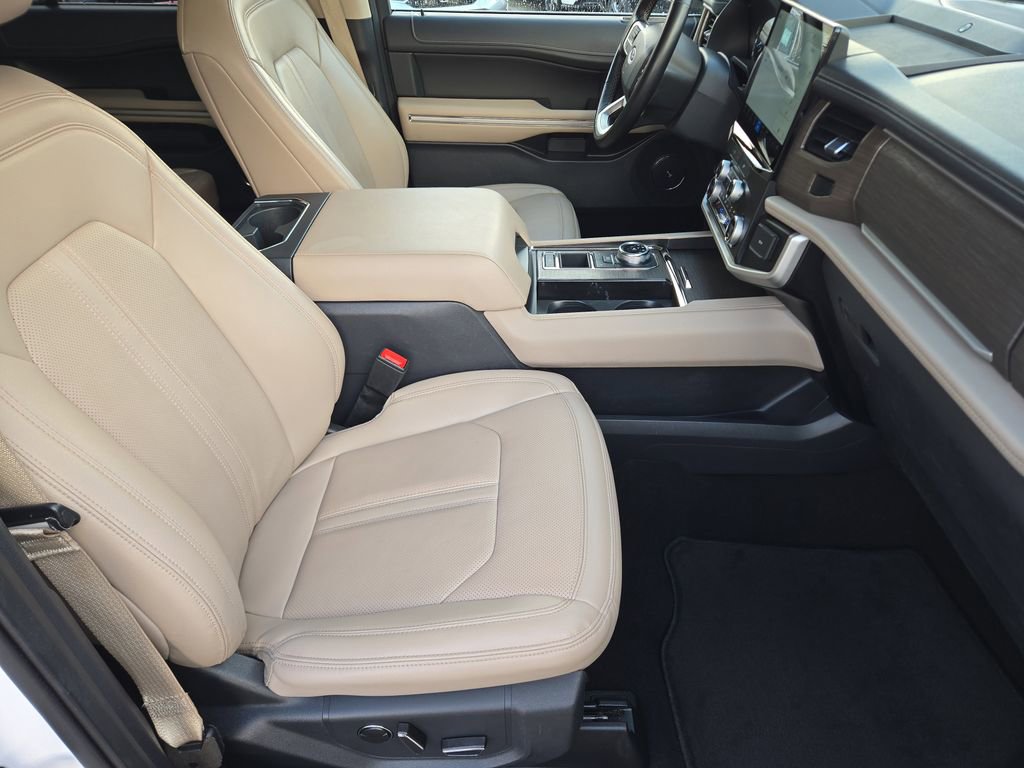 Used 2024 Ford Expedition Max Limited image 18