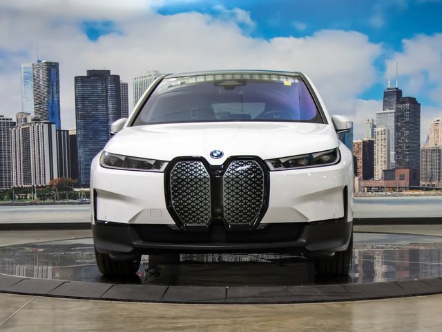 Used 2024 BMW iX xDrive50 w/ Premium Package AWD/4WD image 3