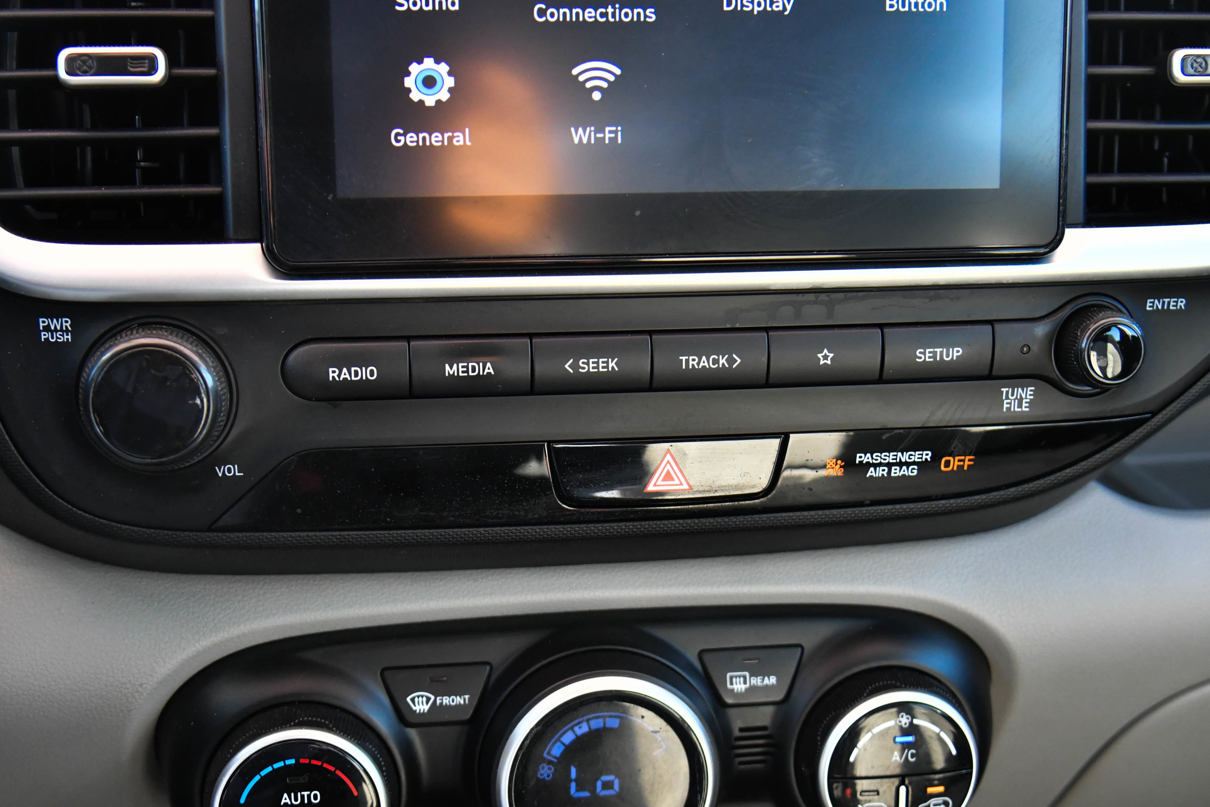 Used 2023 Hyundai Venue SEL w/ Cargo Package image 21