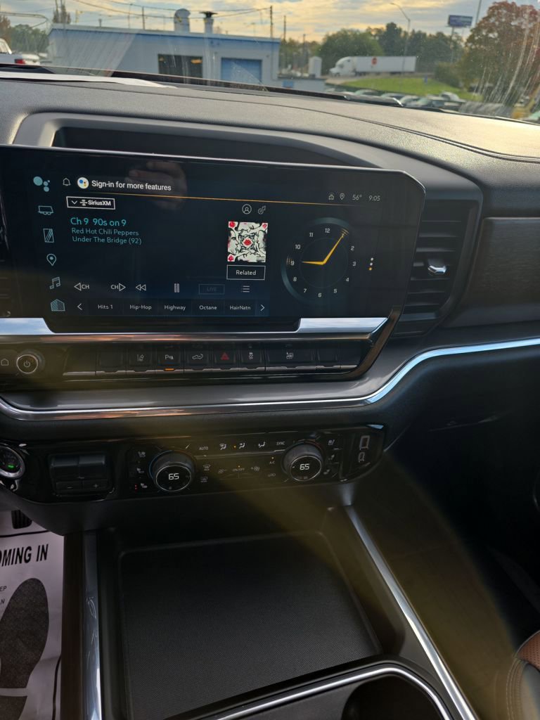 Certified 2025 Chevrolet Silverado 3500 High Country image 46