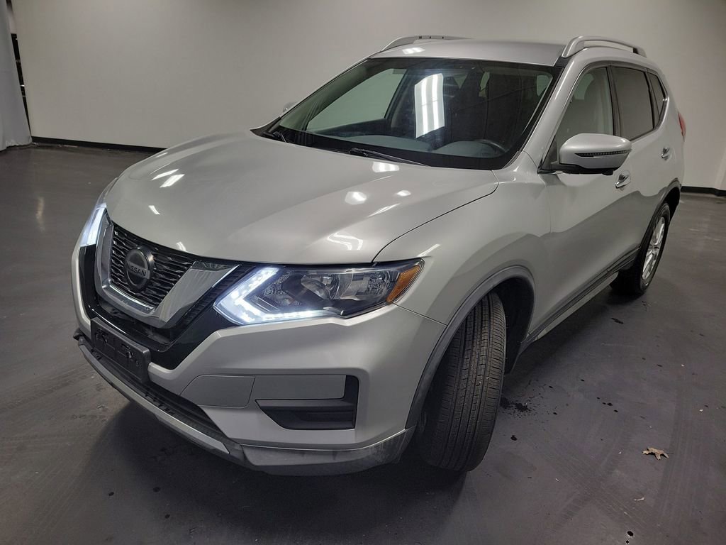 Used 2018 Nissan Rogue SV w/ Premium Package image 5