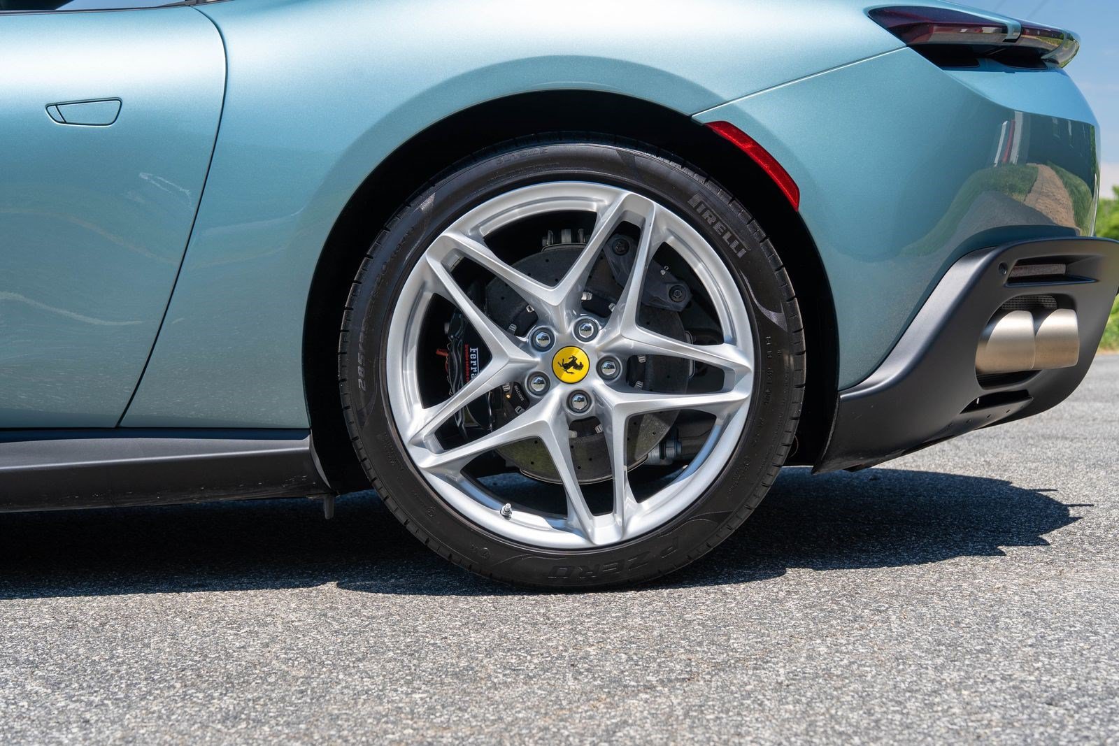 Used 2024 Ferrari Roma Spider RWD image 13