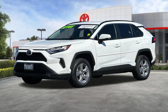 Used 2022 Toyota RAV4 XLE FWD image 9