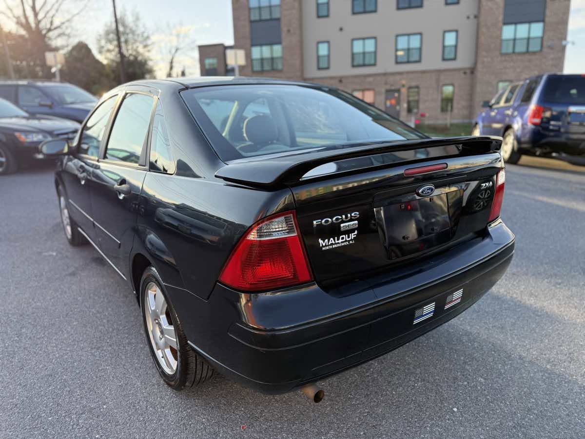 Used 2005 Ford Focus SES FWD image 5