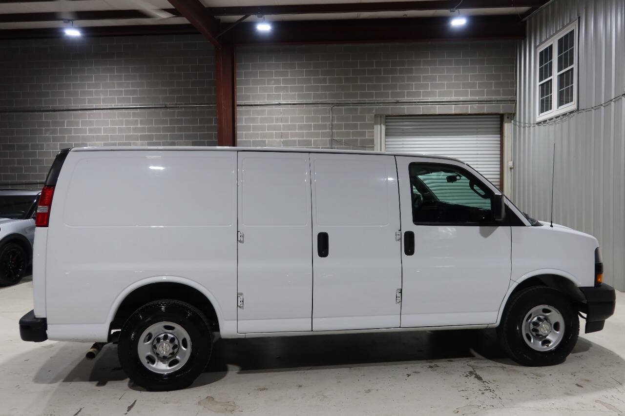 Used 2021 Chevrolet Express 2500 RWD image 6