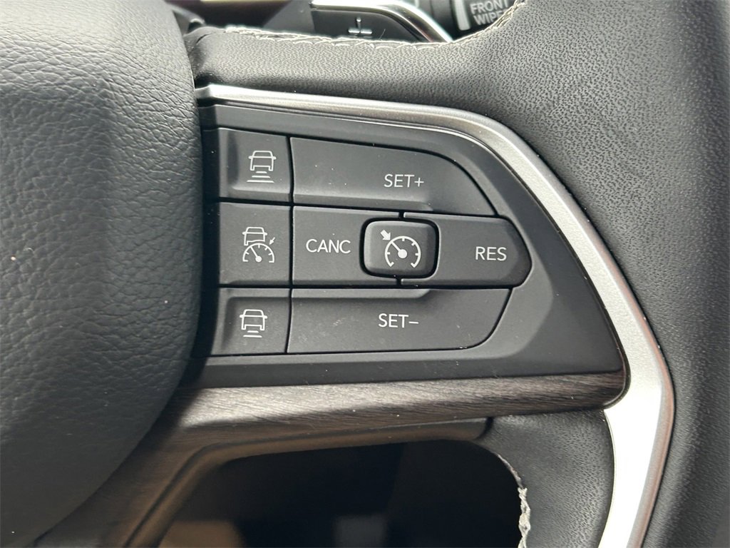 Used 2025 Jeep Grand Cherokee L Limited image 42