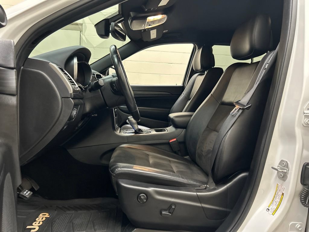 Used 2020 Jeep Grand Cherokee Altitude AWD/4WD image 7