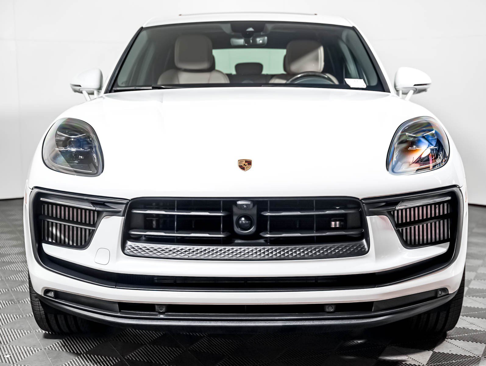 Certified 2025 Porsche Macan S AWD/4WD image 7