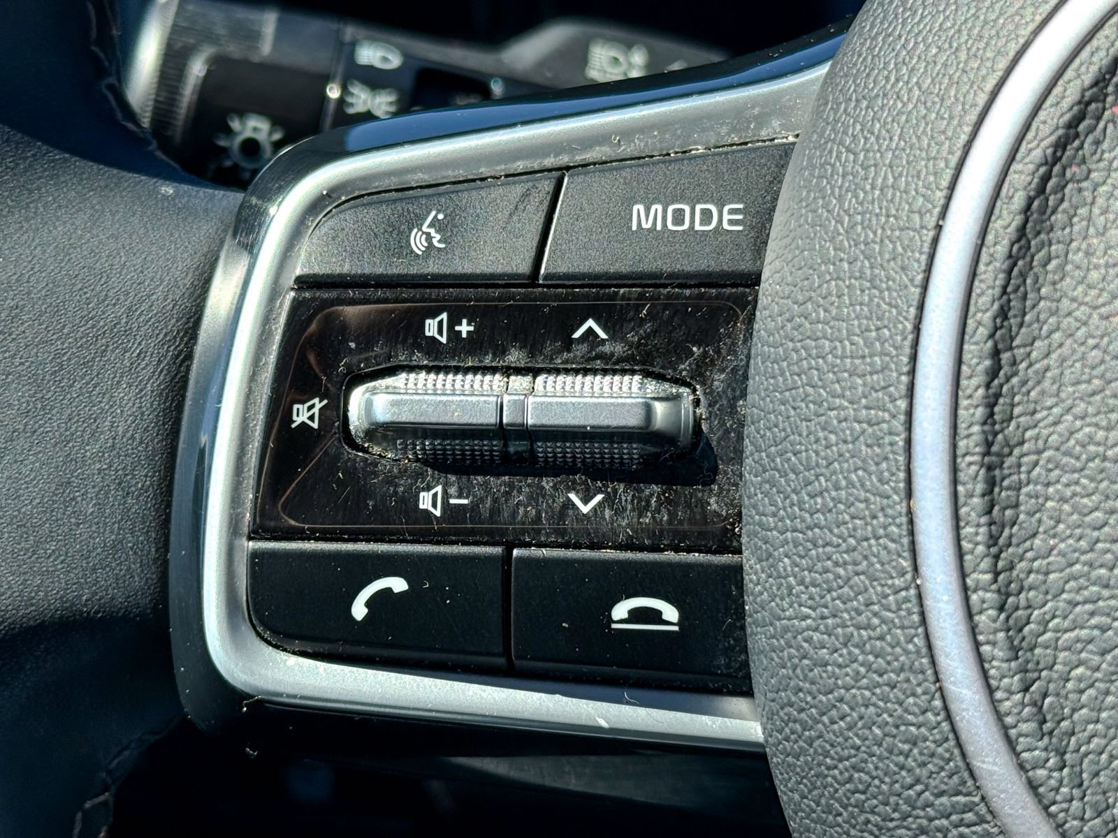 Certified 2023 Kia Sorento SX image 30