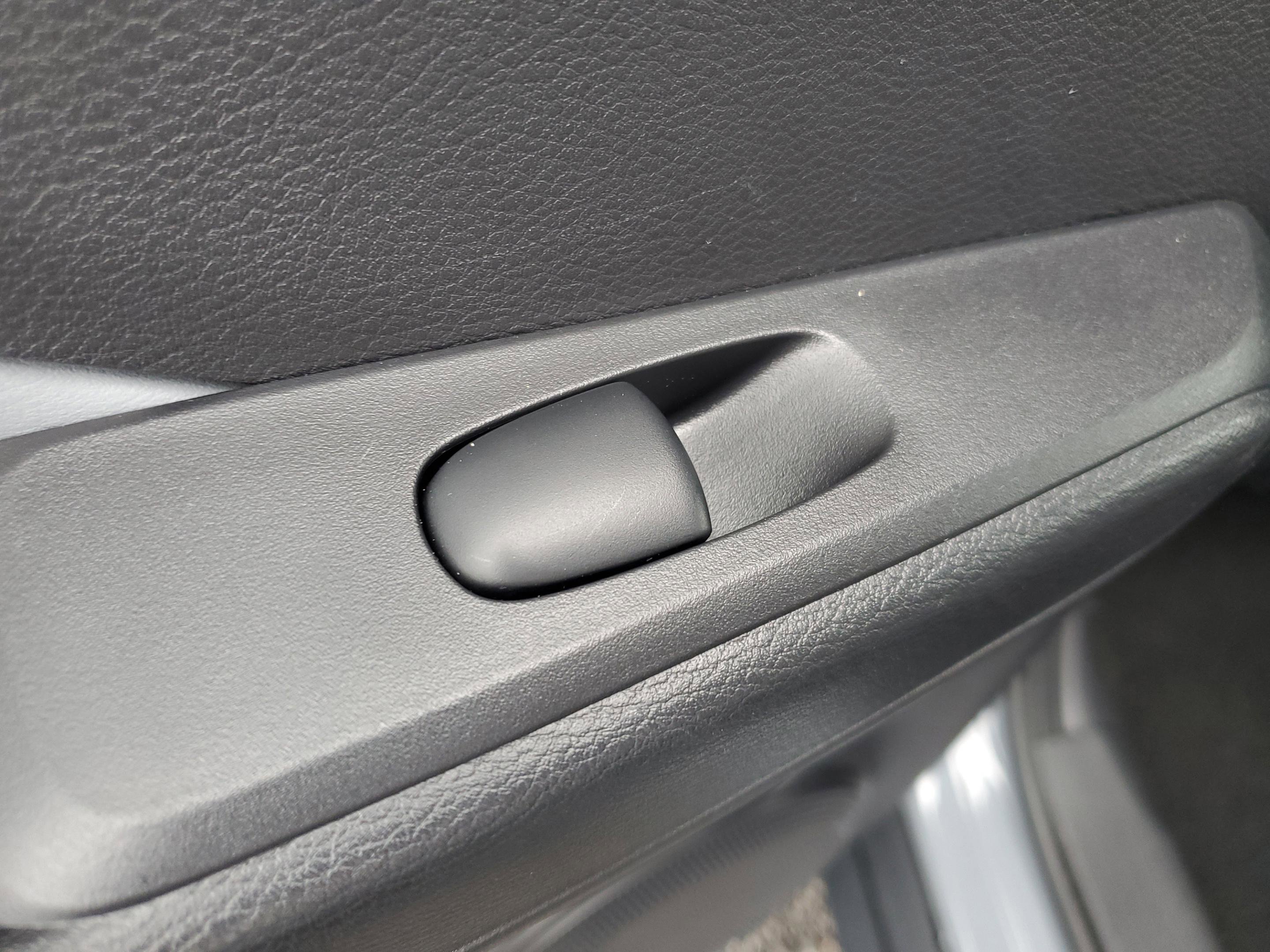 Used 2023 Nissan Kicks SR w/ SR Premium Package FWD image 13
