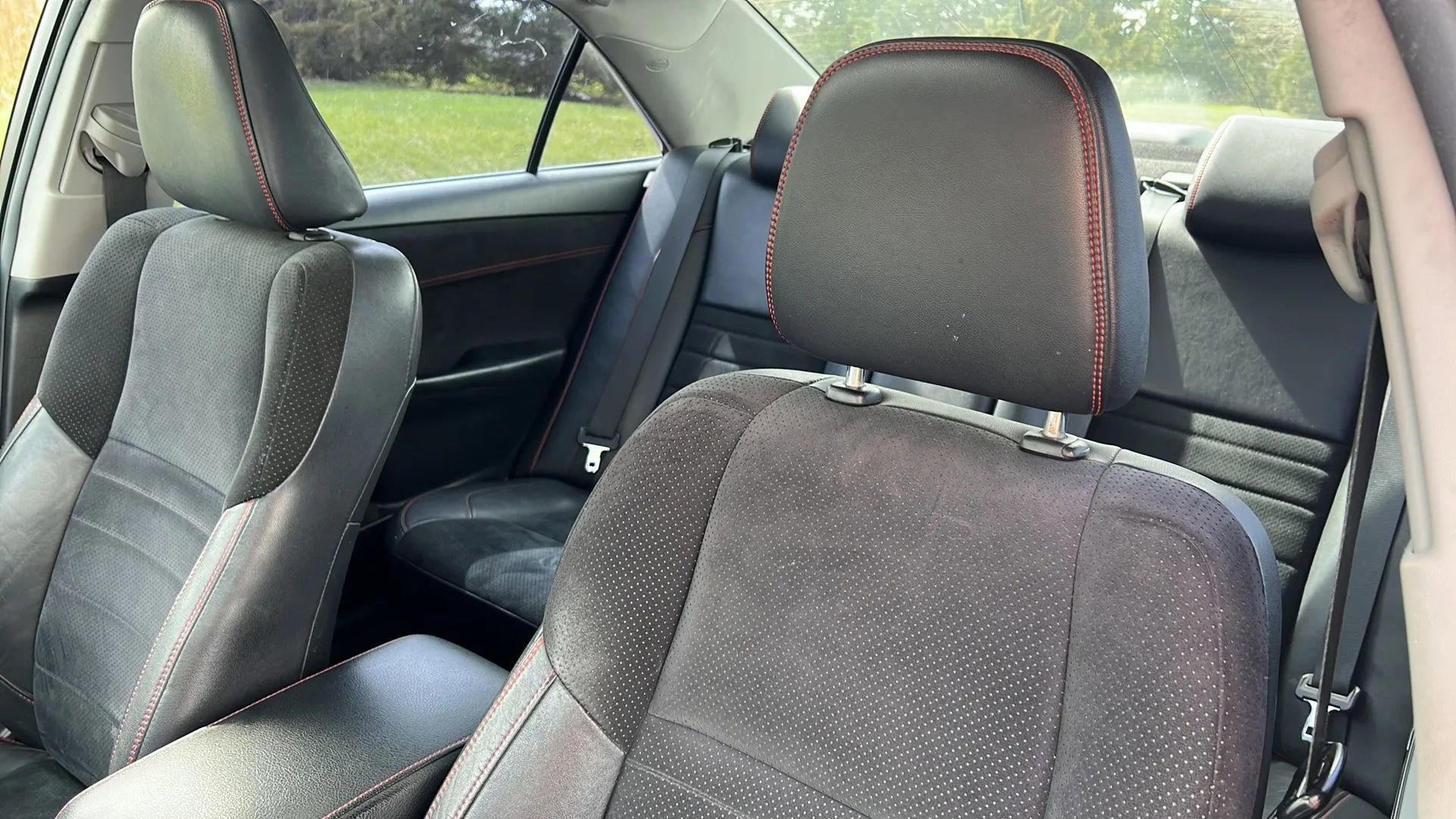 Used 2015 Toyota Camry XSE w/ Advanced Technology Package FWD image 11