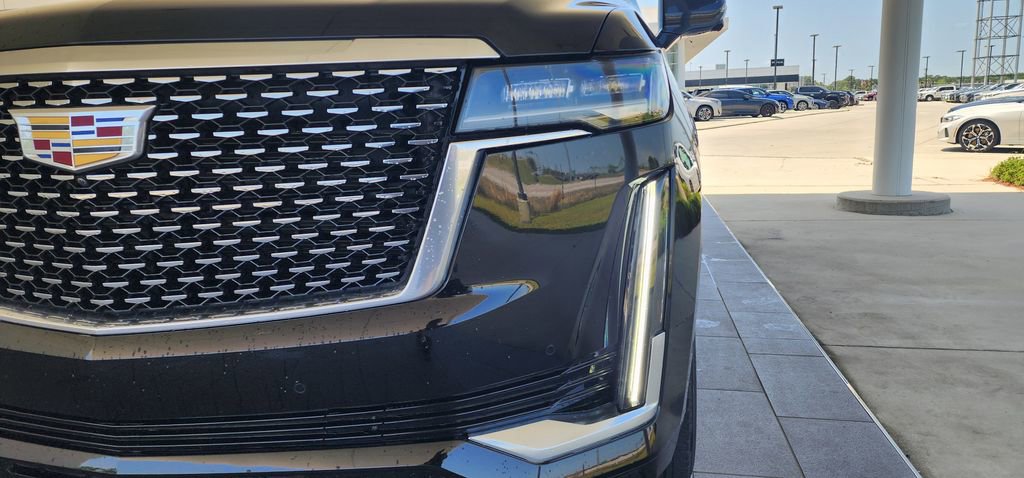 Used 2024 Cadillac Escalade ESV Premium Luxury w/ LPO, Floor Liner Package AWD/4WD image 2