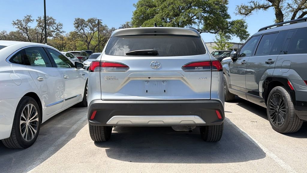 Certified 2025 Toyota Corolla Cross XLE image 6