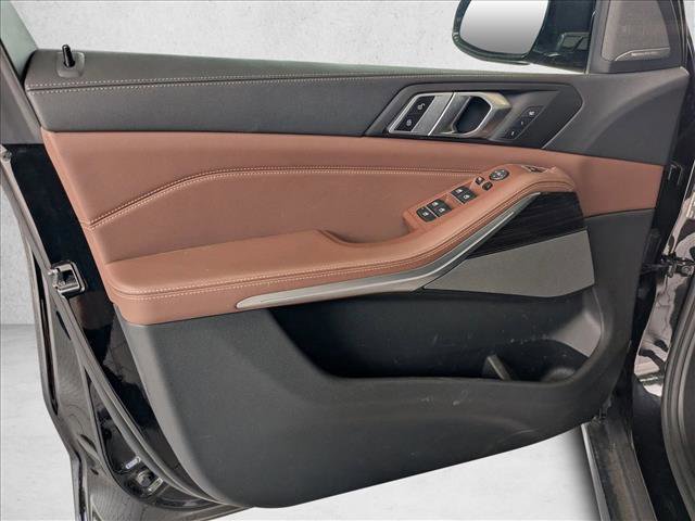Used 2020 BMW X5 xDrive40i w/ Premium Package AWD/4WD image 14