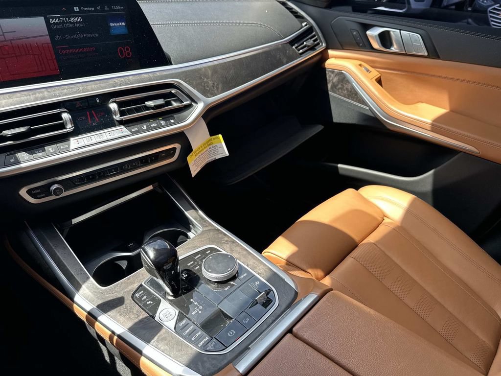 Used 2022 BMW X7 xDrive40i w/ Premium Package AWD/4WD image 38