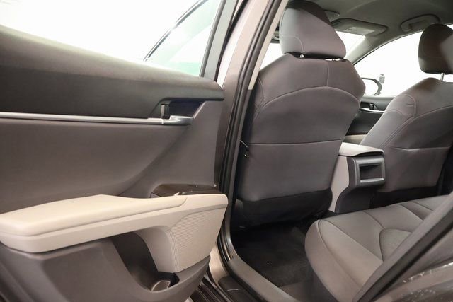 Used 2022 Toyota Camry LE image 29