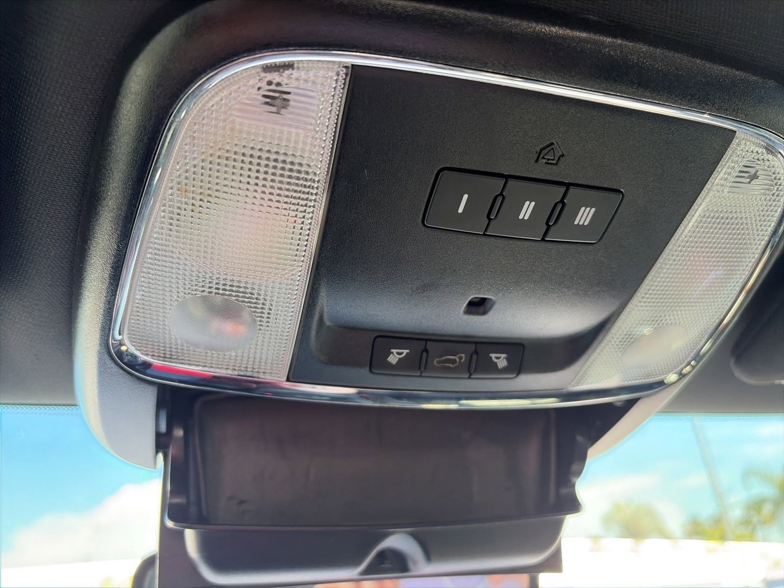 Used 2018 Dodge Durango R/T RWD image 23