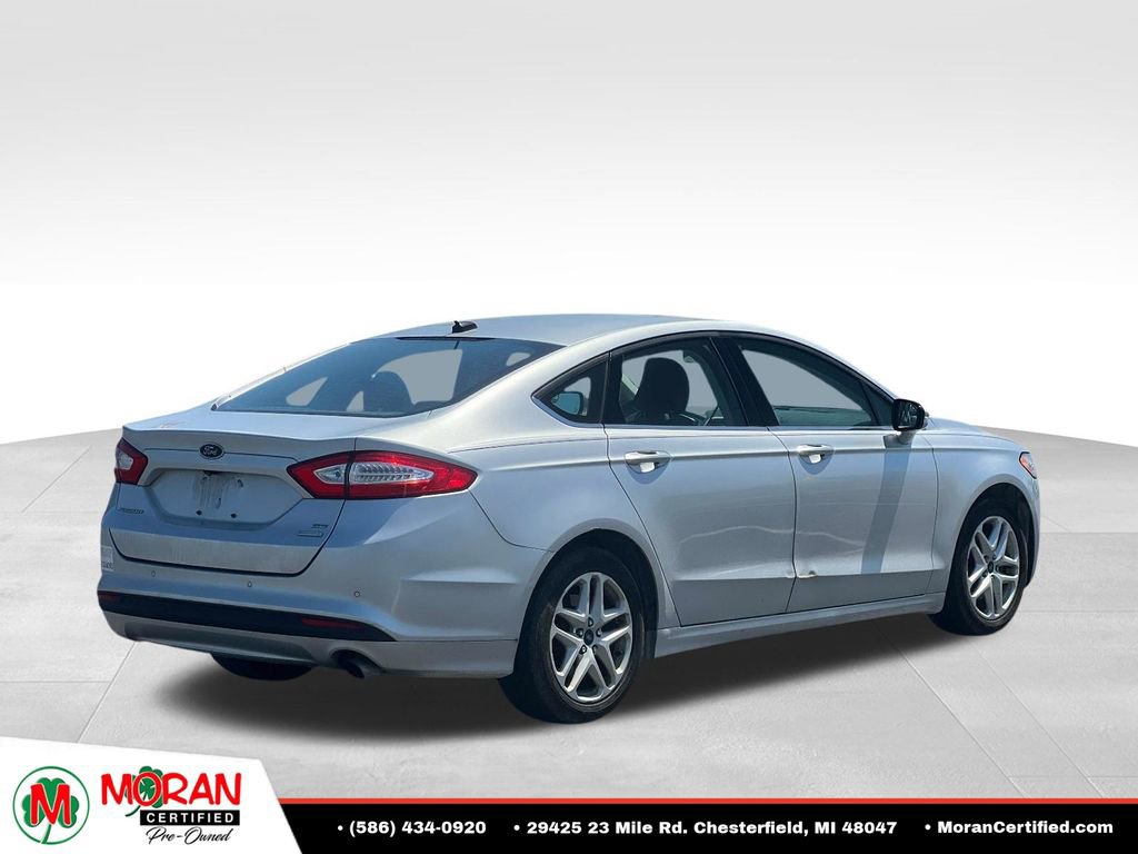 Used 2016 Ford Fusion SE FWD image 5
