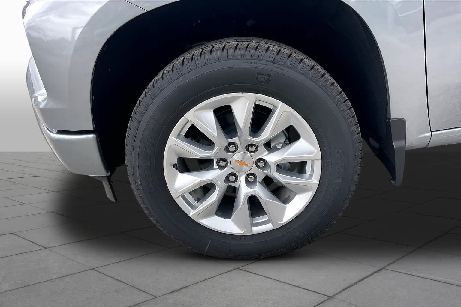New 2026 Chevrolet Silverado 1500 Custom RWD image 11