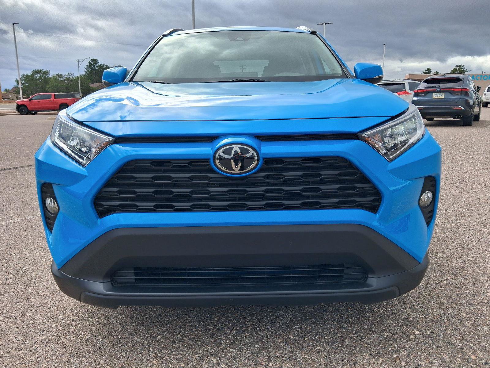 Used 2020 Toyota RAV4 XLE w/ Convenience Package FWD image 9
